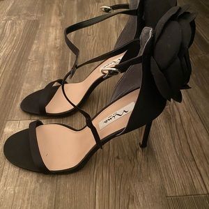 Nina Deloise satin dress sandals NWB size 11